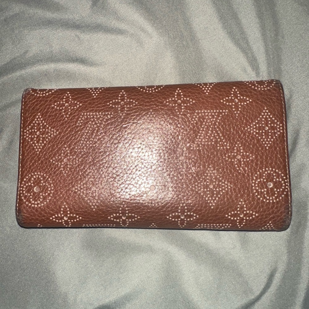 Louis Vuitton - Picture 4 of 4